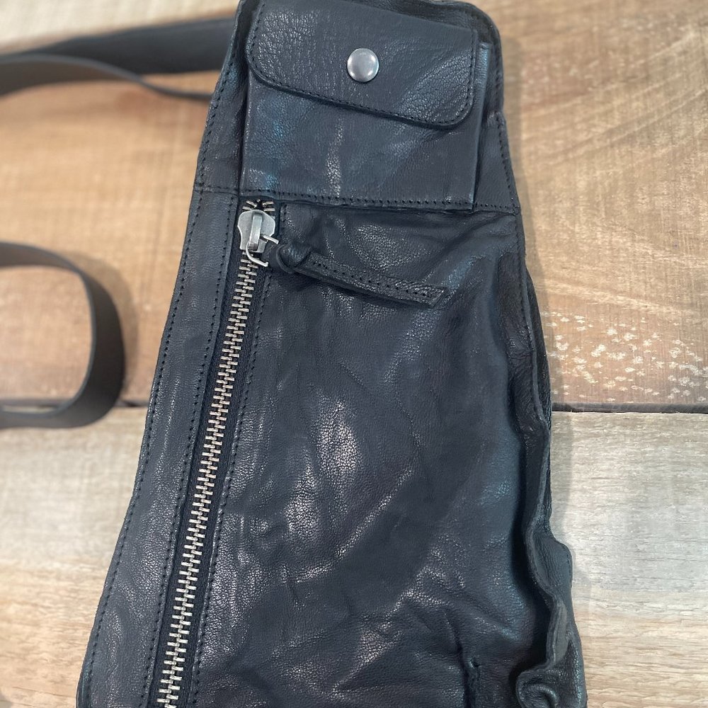 SOLD Free People Women's Jagger Slim Leather Sling Bag Black NWT $78 - Picture 10 of 15